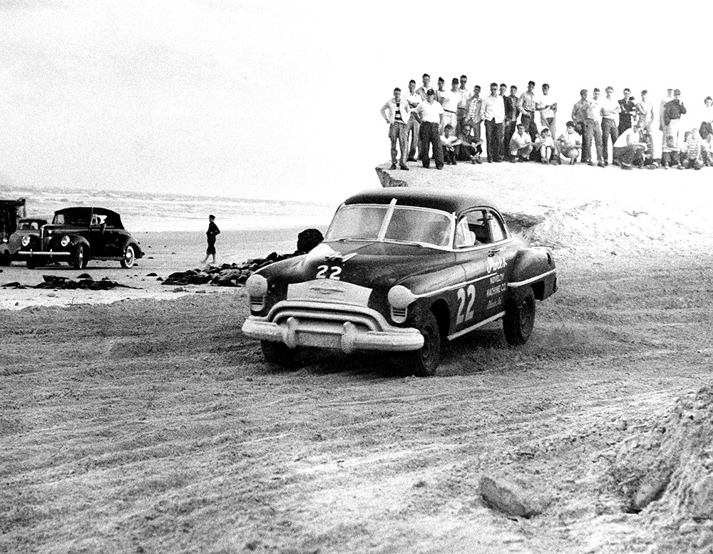 Red Byron wins the Daytona Beach and Road Course race.