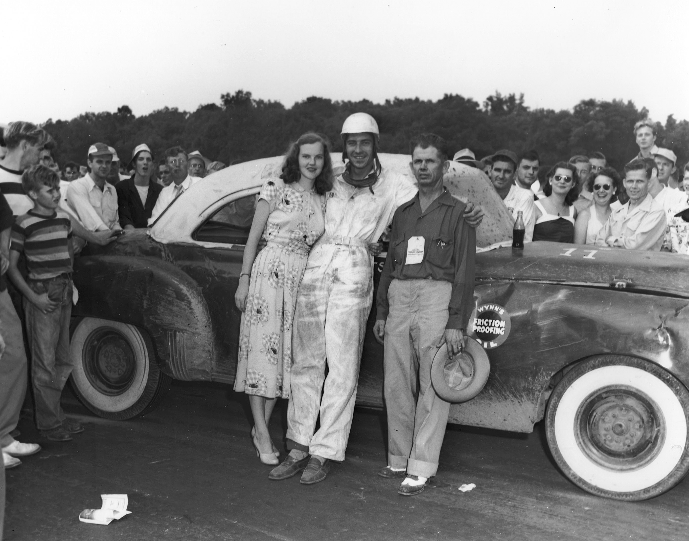 Fireball Roberts wins the tenth race of the 1950 season.