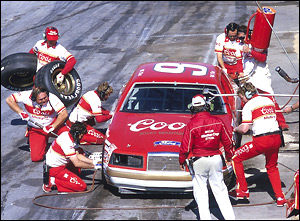 Bill Elliott wins the 1985 Daytona 500